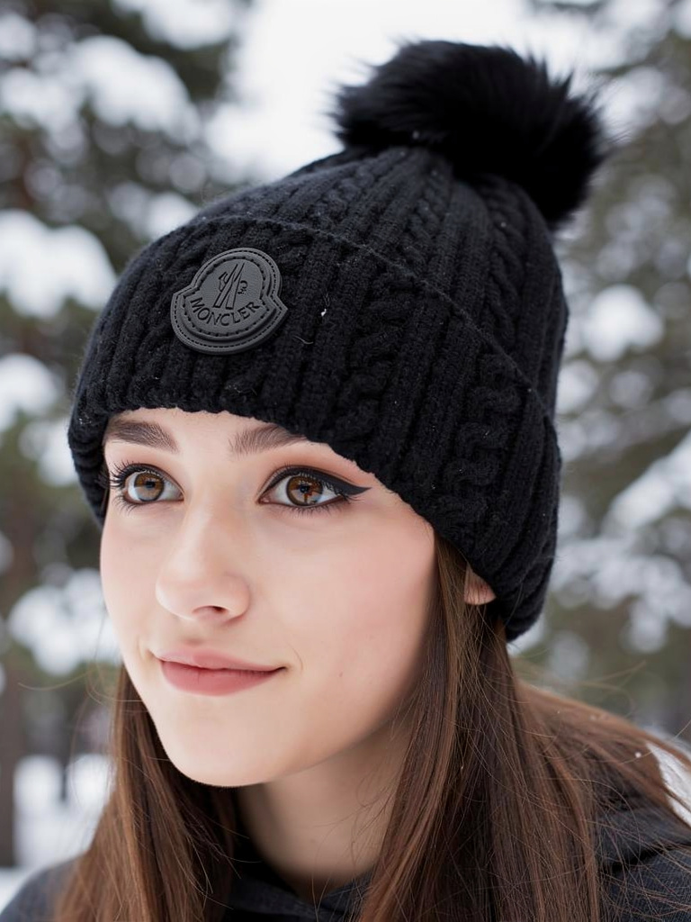 CAPPELLO. LANA MONCLER